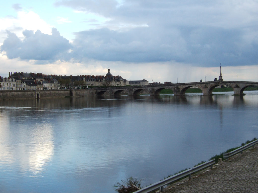 CVDL-Loire_River_Blois